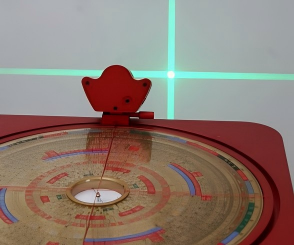 如何用激光罗盘测量店铺财位